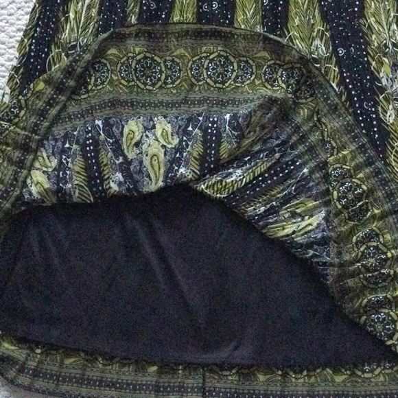 Pleated skirt with elasticized waistband - Picture 6 of 8